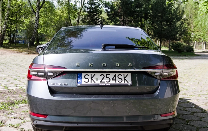 Skoda Superb cena 106899 przebieg: 59000, rok produkcji 2019 z Gozdnica małe 172